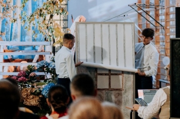 301