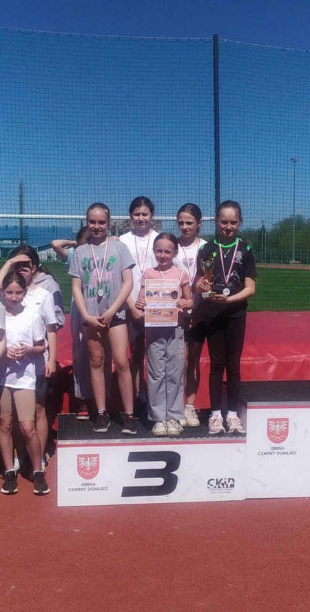 Podium dziewcząt w czwórboju! 